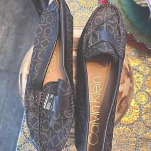 Wearable this is very  nice very nice  shoe for a Special quiet Evening dinning